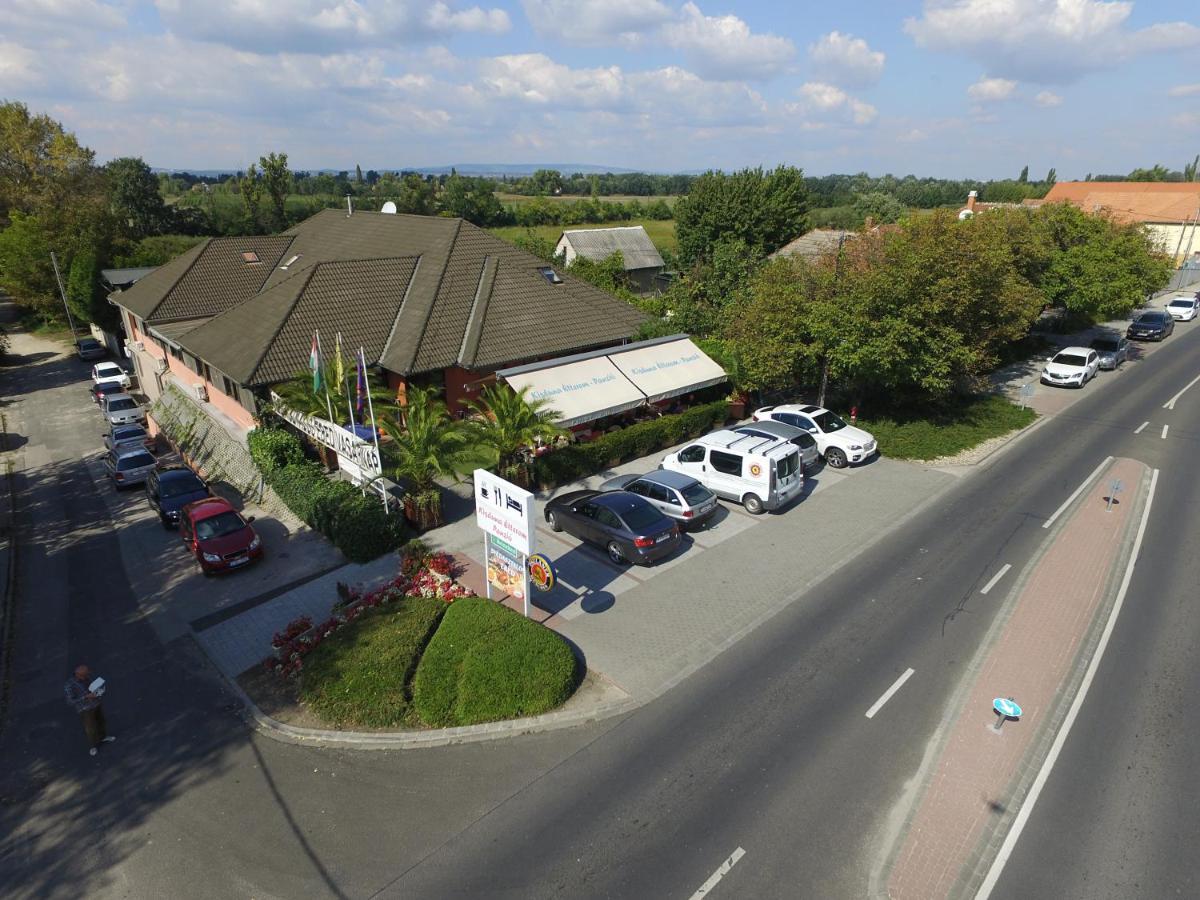Kisduna Etterem-Panzio Dunaharaszti Extérieur photo