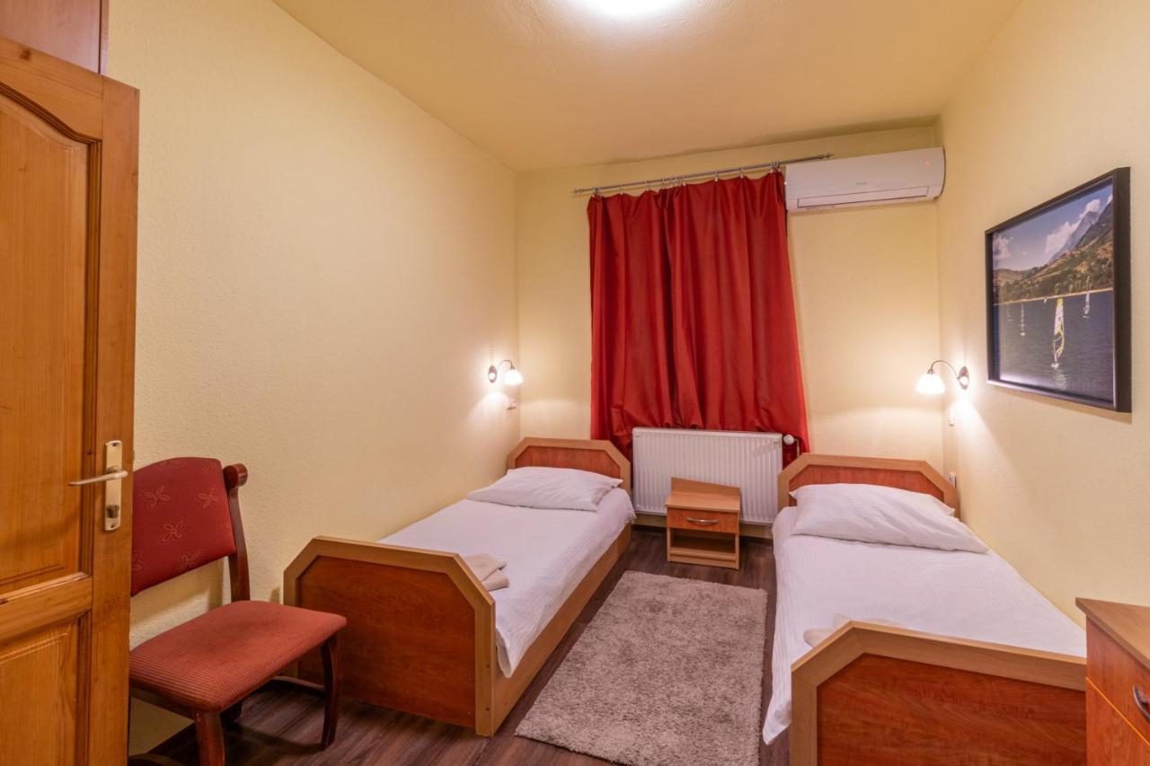 Kisduna Etterem-Panzio Dunaharaszti Extérieur photo
