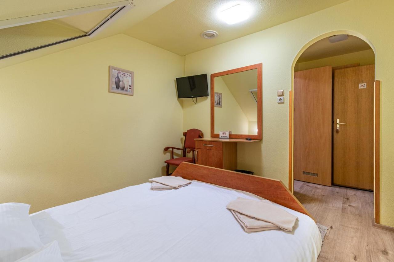 Kisduna Etterem-Panzio Dunaharaszti Extérieur photo