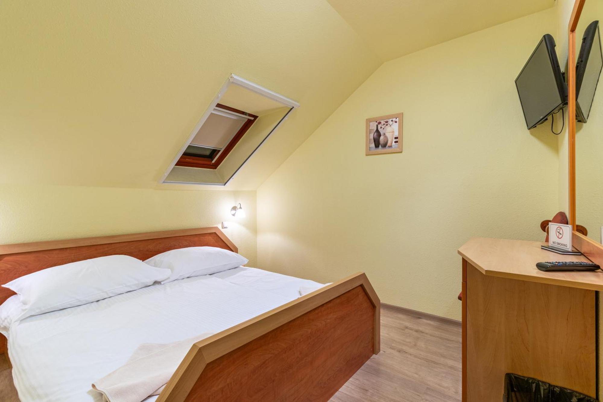 Kisduna Etterem-Panzio Dunaharaszti Extérieur photo